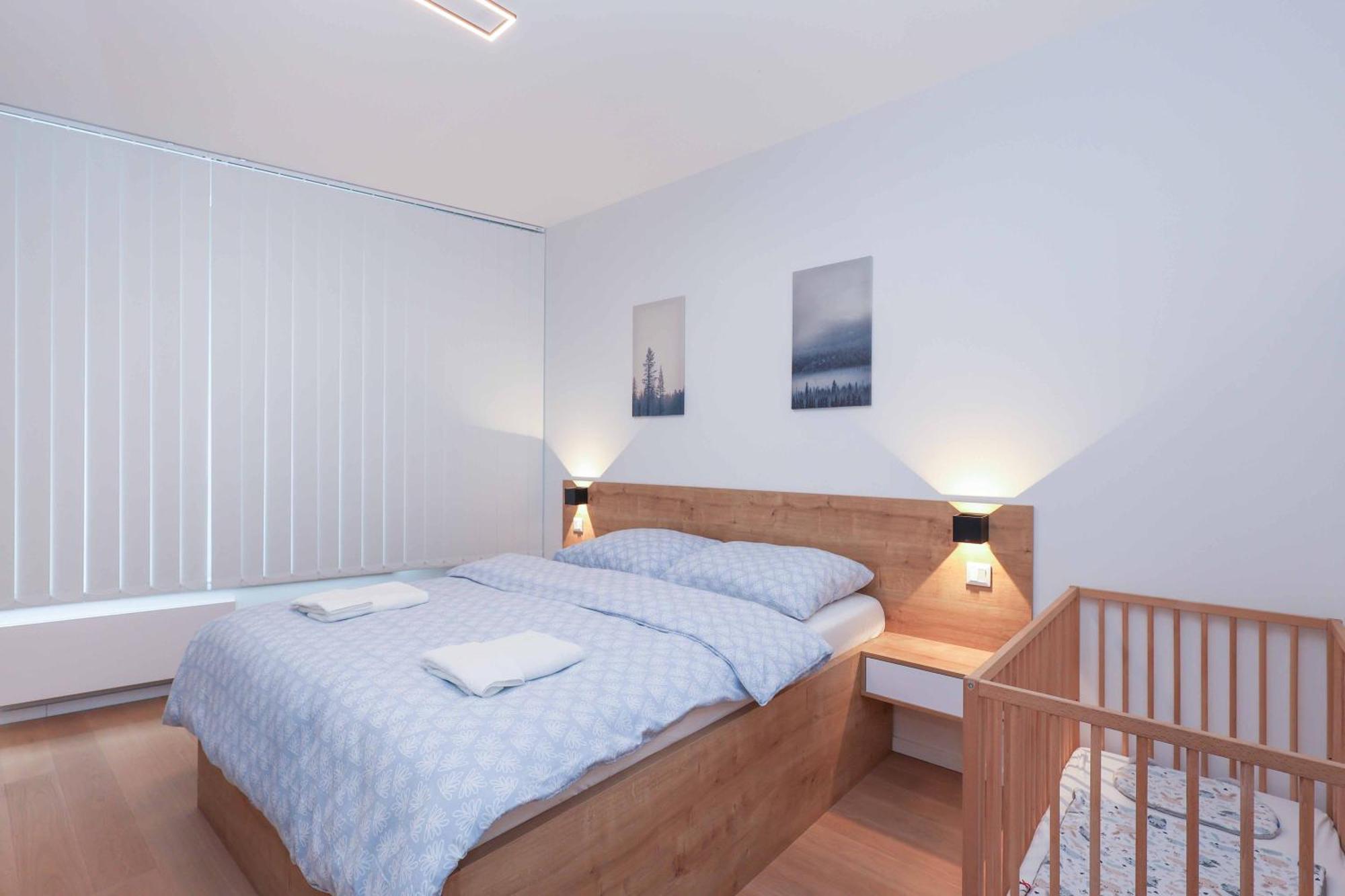 Skypark Tower 3-2 Bedroom Luxe With Free Parking Pressburg